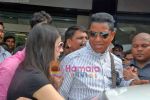 Jermaine Jackson arrives in Mumbai to record with Adnan Sami on 2nd Oct 2009 (11).JPG